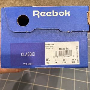 Reebok White Classic Women’s 8.5 Shoes-Never Worn